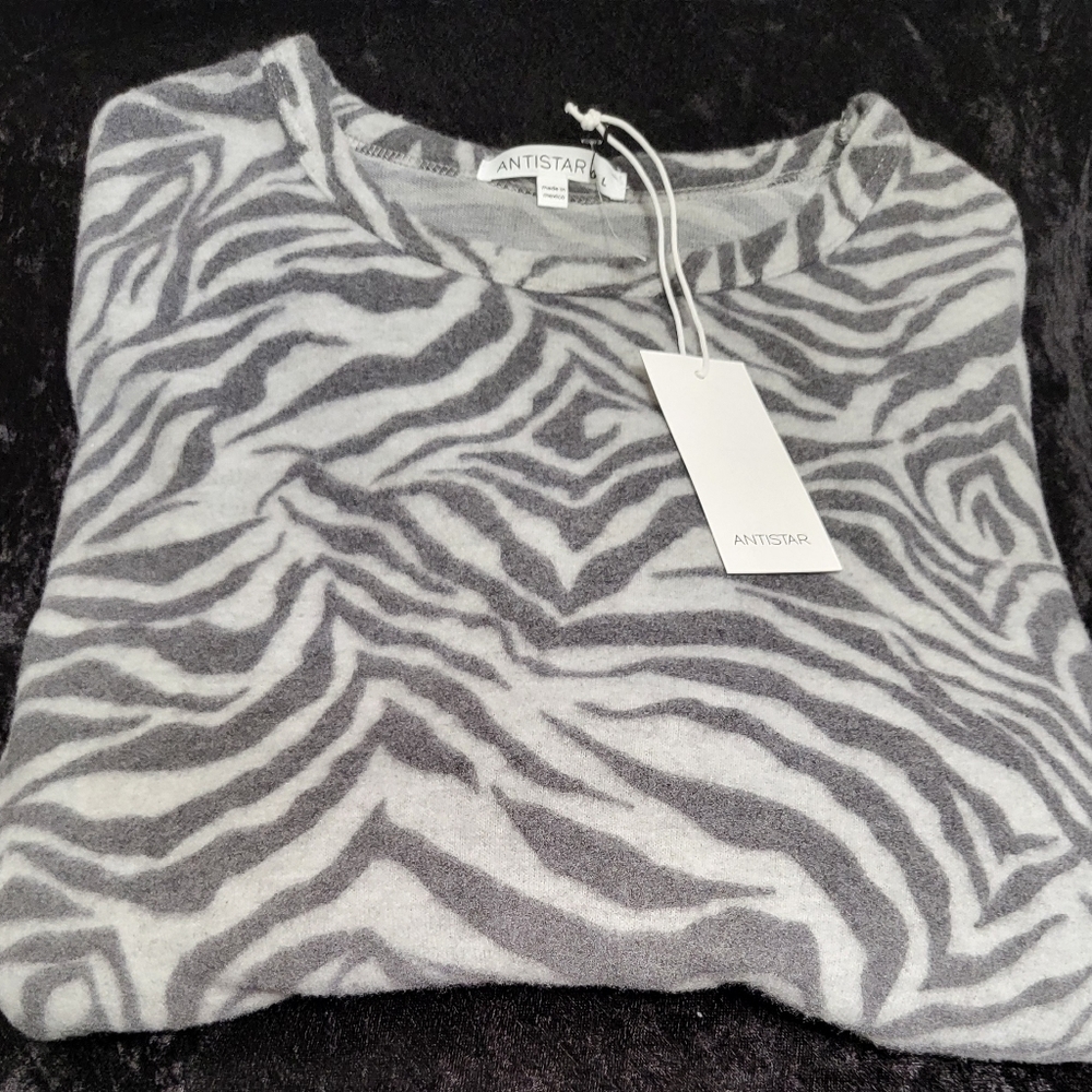 Antistar Zebra Print Pullover Sweater Size Large NWT - Picture 2 of 5